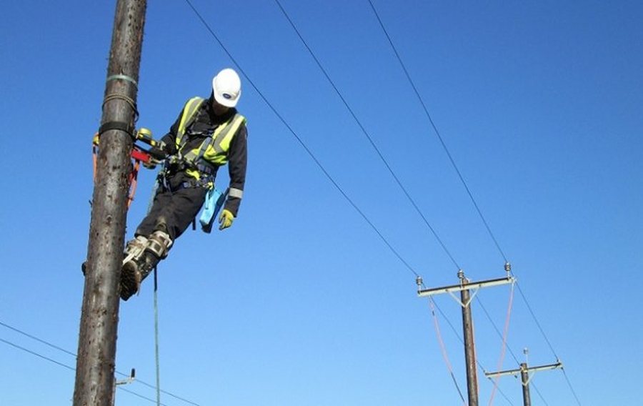 E r&euml;nd&euml; n&euml; Pogradec,  elektri&ccedil;isti humb jet&euml;n