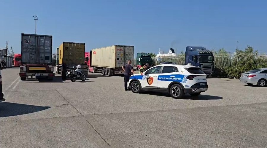 EMRI/ U aksidentua m&euml;ngjesin e sot&euml;m n&euml; Portin e Durr&euml;sit,