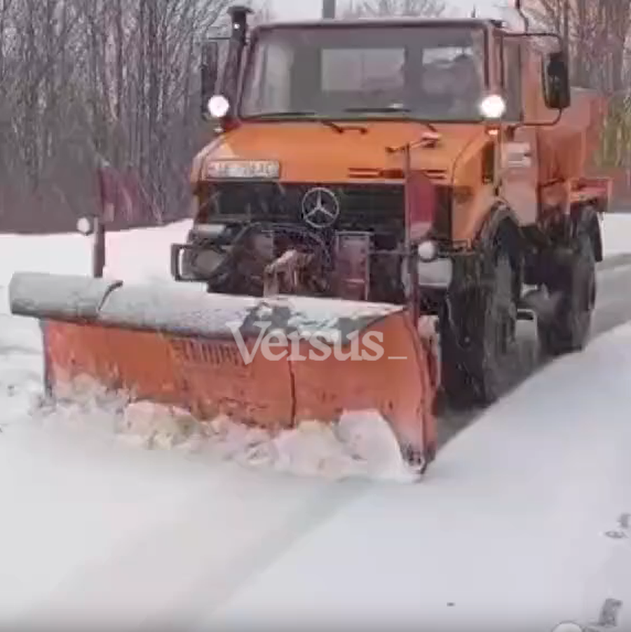 VIDEO/ Reshje d&euml;bore n&euml; juglindje, rrug&euml;t mbeten t&euml; hapura!