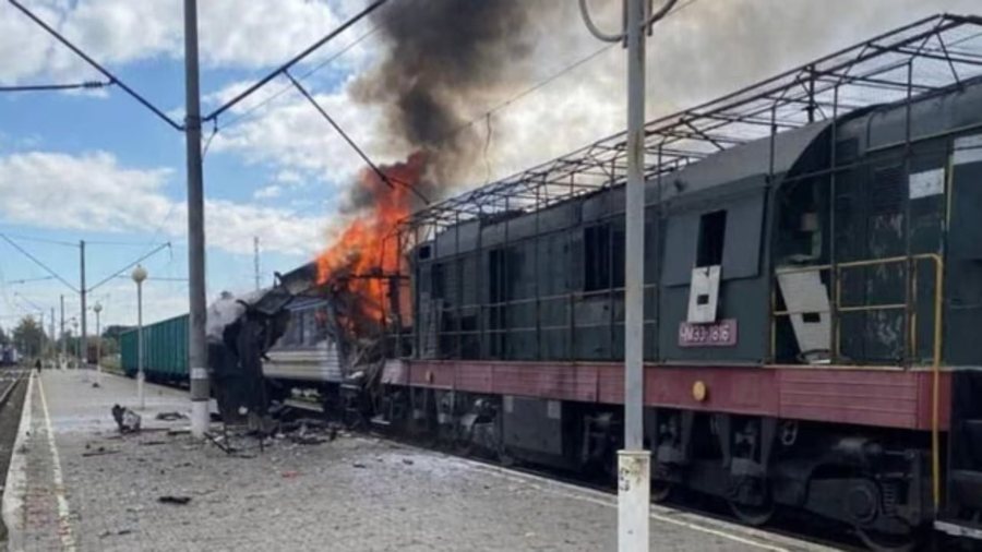 Sulmi rus me dron në trenat civilë në Ukrainë. Një i