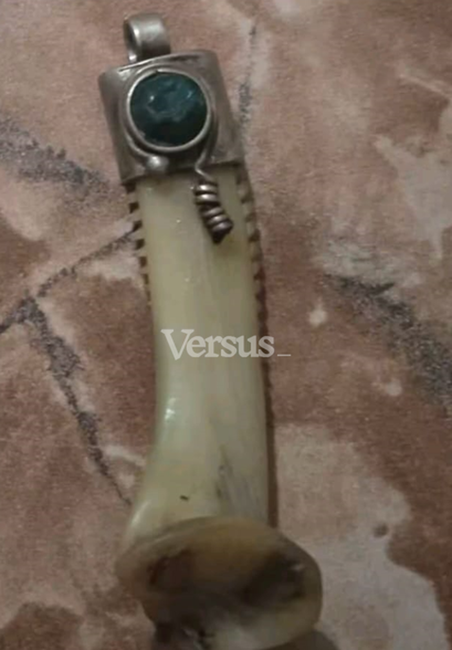 Shpata, unaza, monedha ari e argjendi, grabit&euml;sit i shesin hapur thesaret