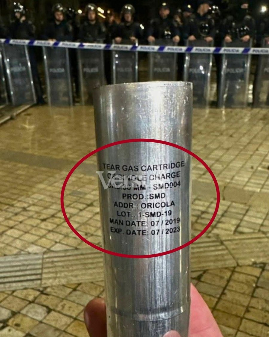 Gazi lotsjellës kundër protestuesve të opozitës kishte