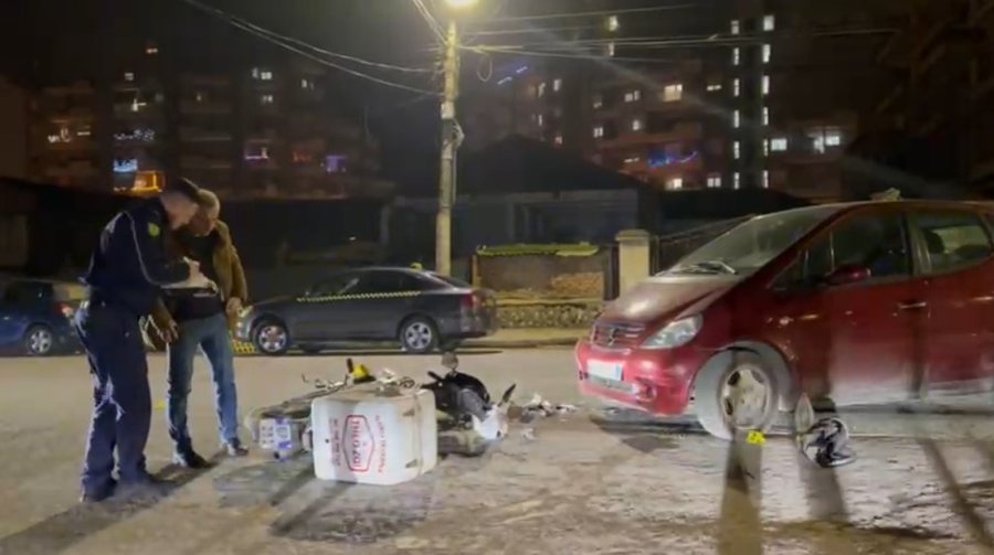 Aksident, drejtuesi i motorit dërgohet me urgjencë në spital