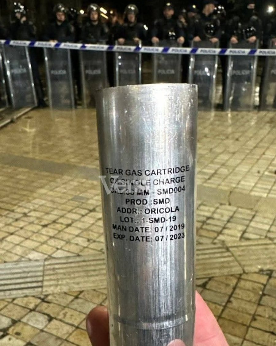 Gazi lotsjellës kundër protestuesve të opozitës kishte