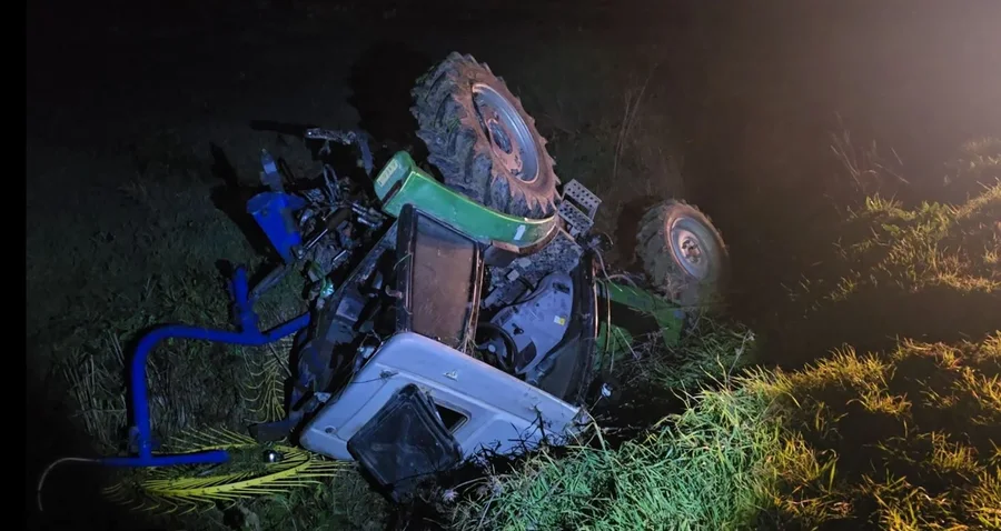 VIDEO/ Aksident n&euml; rrug&euml;n Fier-Berat, &ldquo;Benz-i&rdquo;