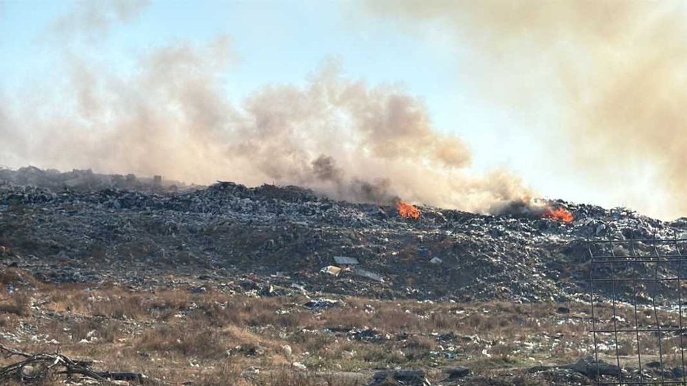 The garbage field in Vlora is engulfed in flames again