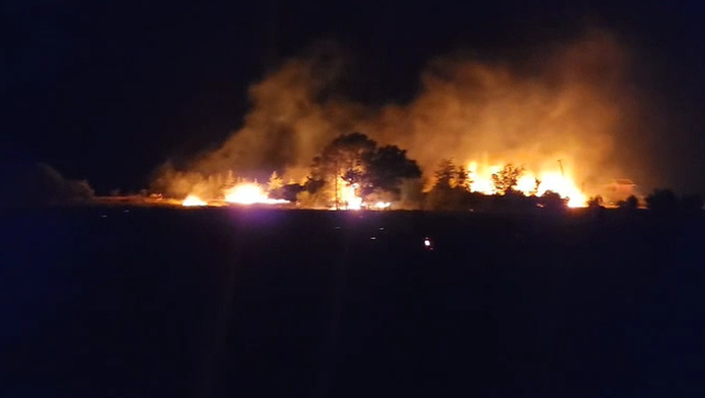 Zjarr i madh në Dukat, flakët vetëm 50 metra larg banesave