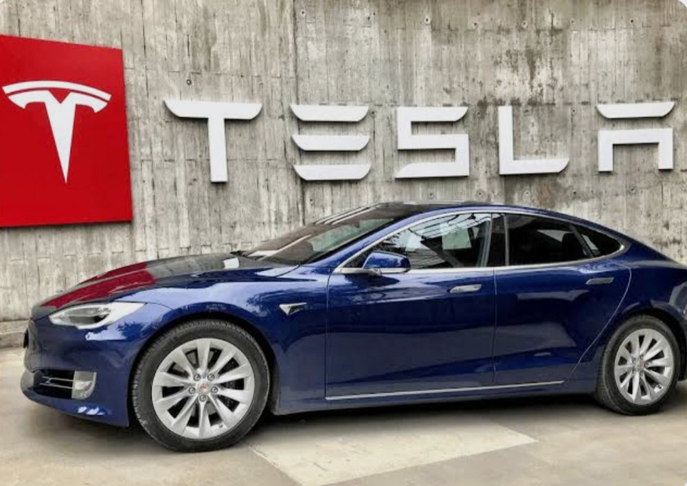 Tesla përballet me një hetim të ri federal lidhur me funksionet e