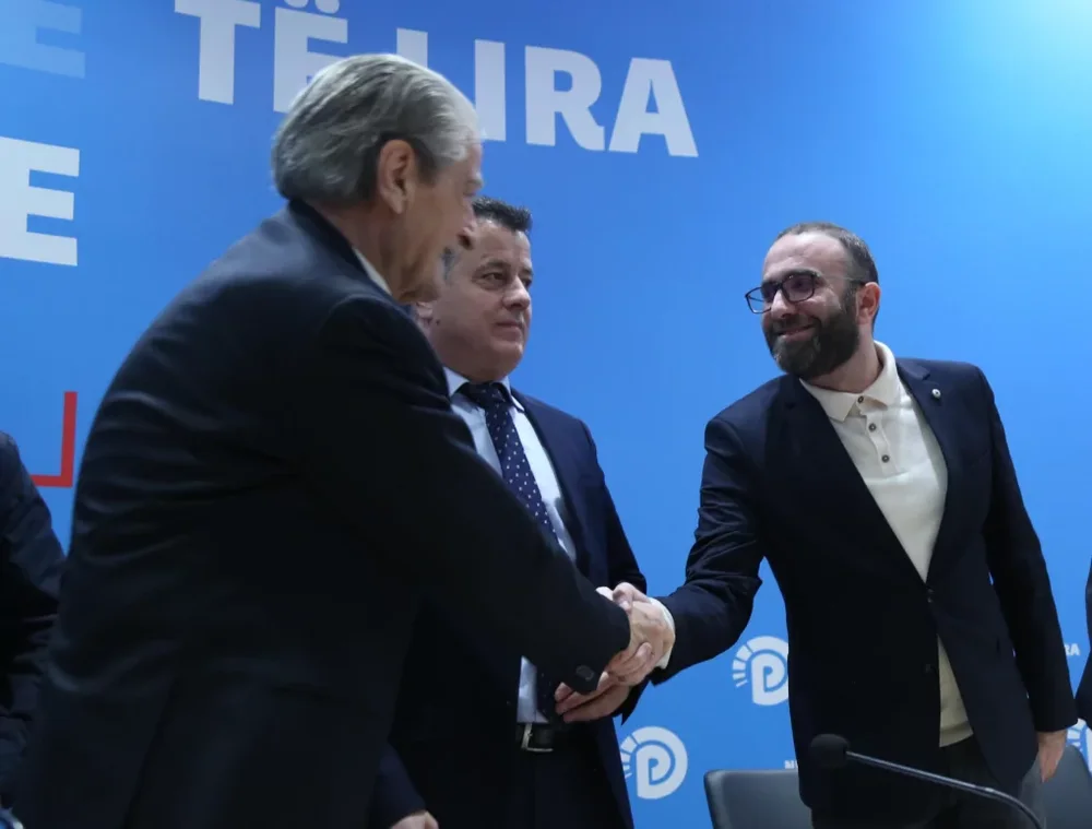 PD në duart e Berishës: ndan postet si çmim për bindjen,