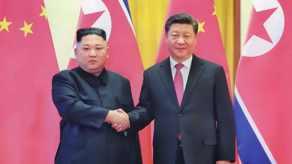Kim Jong Un do t’i bashkohet Putinit dhe liderëve të tjerë