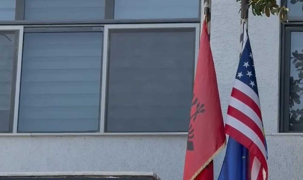 Kanosi me armë punonjësit e hotelit në Borsh, Gjykata lë