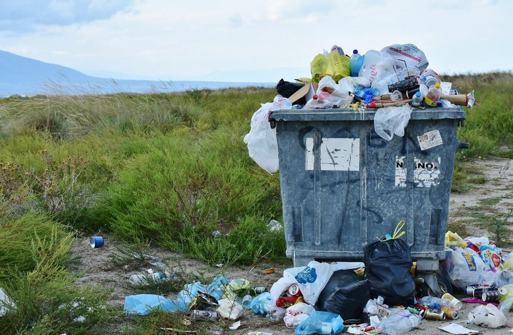 Bizneset që gjenerojnë mbetje do t’i menaxhojnë vetë,