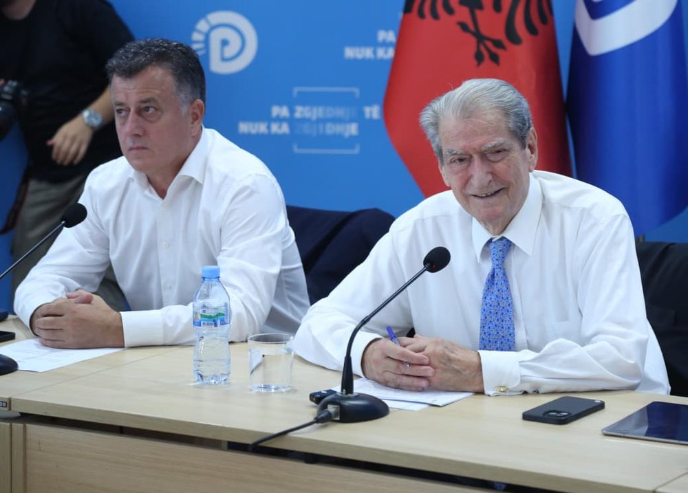 Opozita e re me aksione të vjetra/ Berisha mbledh kryesinë për