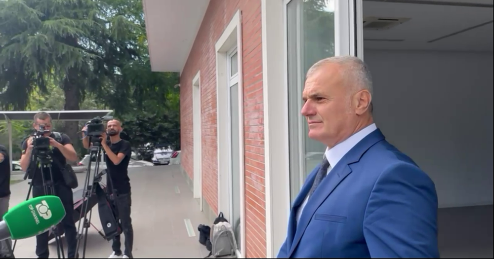 Bujar Leskaj kundër zgjedhjes së Bardhit si kryetar grupi: Berisha ka