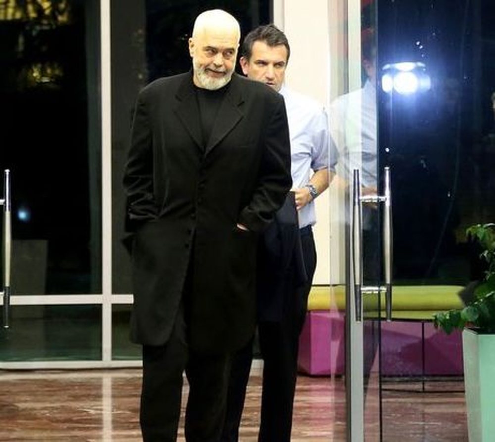 Rama përballë vendimit që nuk e shmang dot: firma e tij vulos