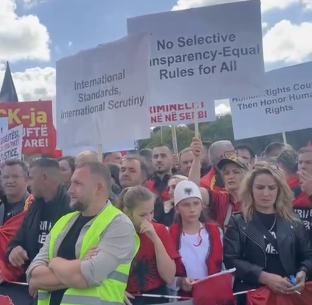 Në Hagë, protestuesit kërkojnë drejtësi për