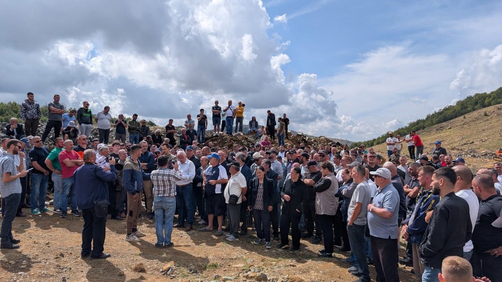 Banorët e Martaneshit protestojnë për mbrojtjen e burimeve ujore,