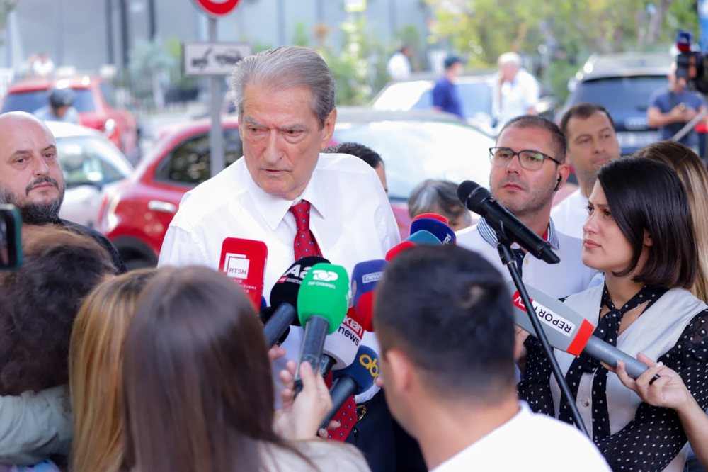 Seanca për dosjen “Partizani”/Avokati i Berishës: