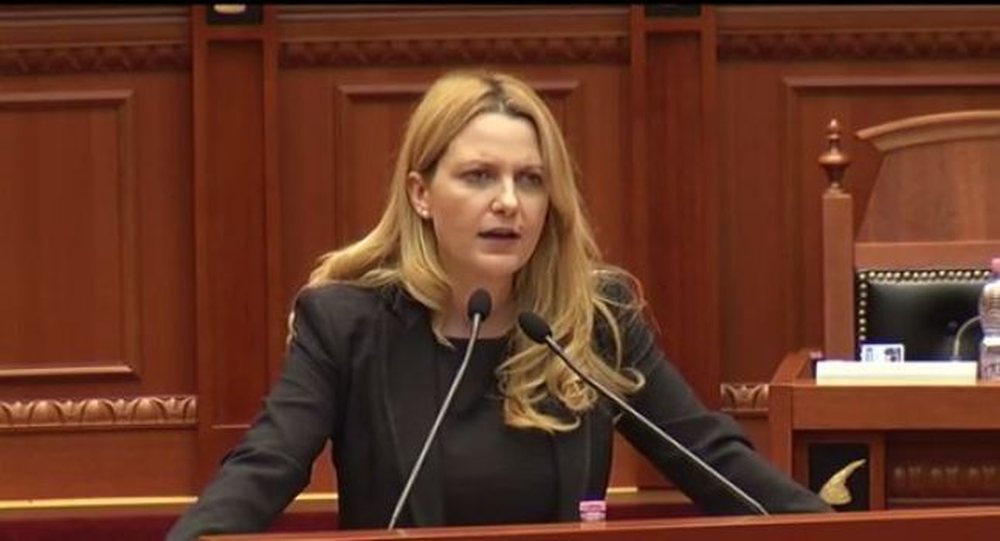 Mesila Doda nga lista e mbyllur e PD deklarohet “e pavarur” në