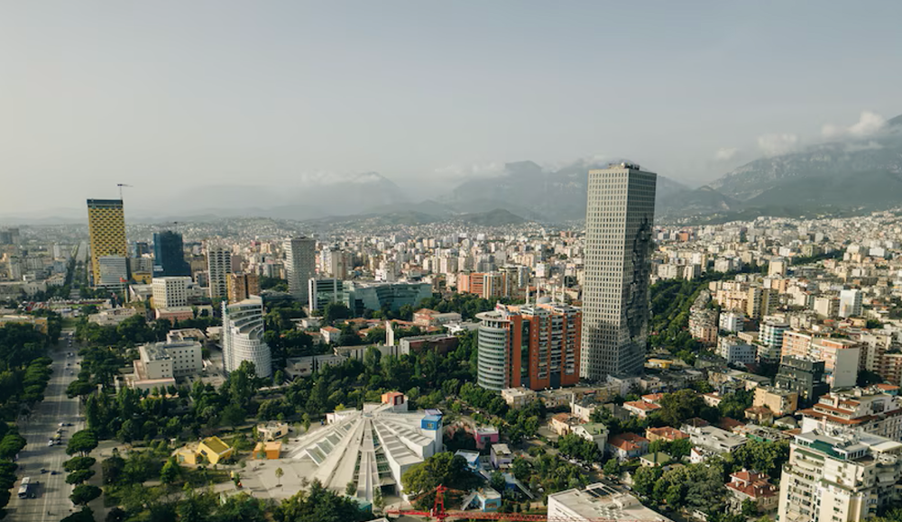 Në gusht shumica e turistëve të huaj qëndruan në