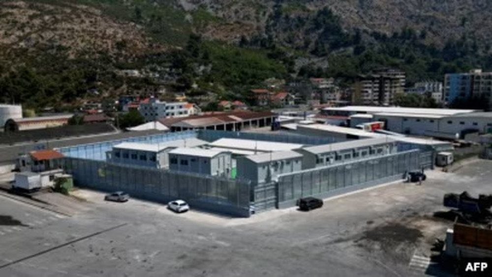 “Eksperimenti italian” me migrantët: Qendrat në