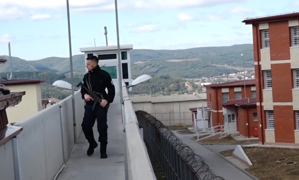 Sistem antidron mbi burgjet shqiptare, fund futjes së sendeve me dron