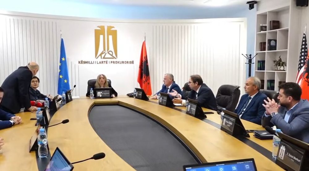 Katër prokurorë kalojnë në garë për drejtimin e