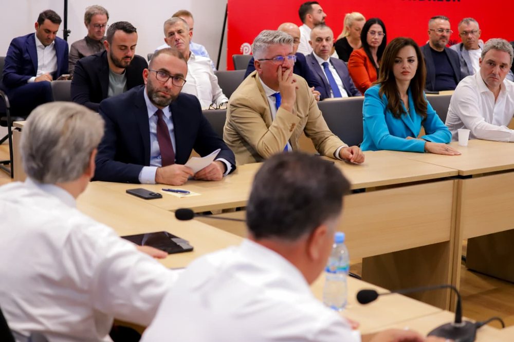 Grupi i PD kërkesë Peleshit: Merr masa mos të provokohemi në