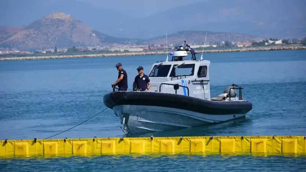 Gomonia shqiptare lëshon sinjalin “SOS” në brigjet greke,