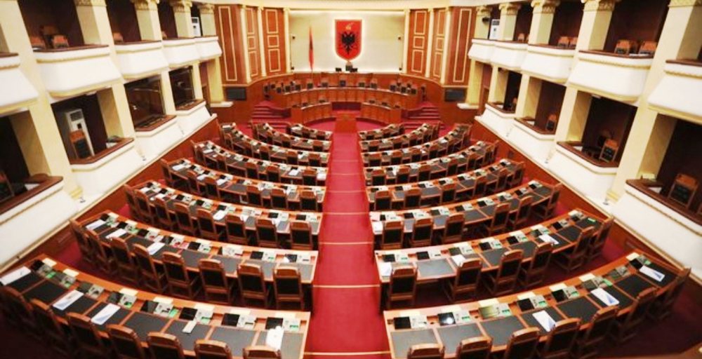 Kuvendi mblidhet dy herë sot! Nga kërkesa për shkarkimin e Niko