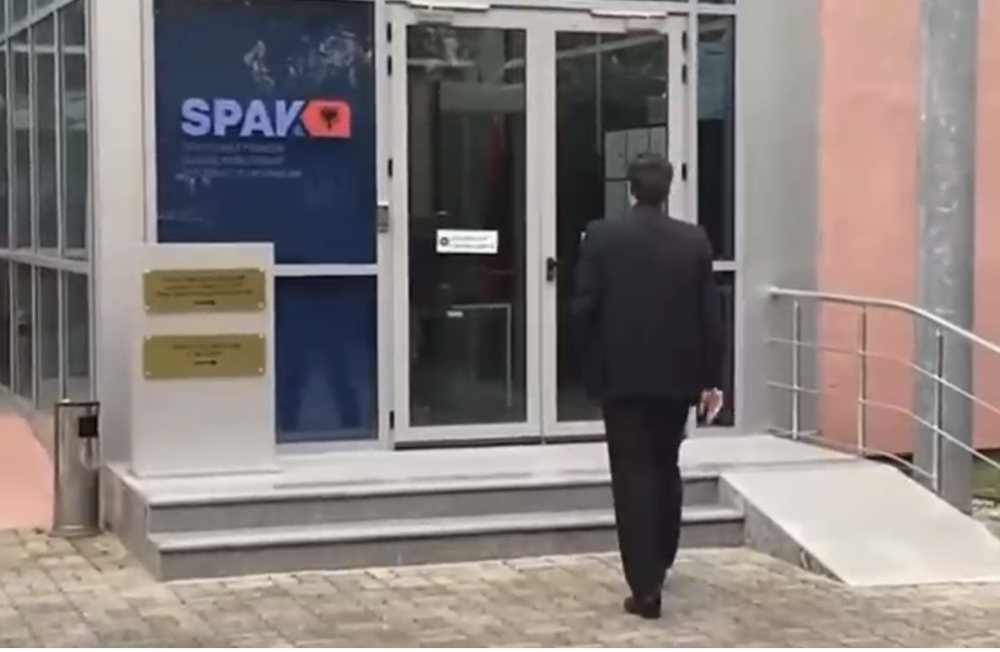 Ish kreu i PD-së Lulzim Basha paraqitet në SPAK