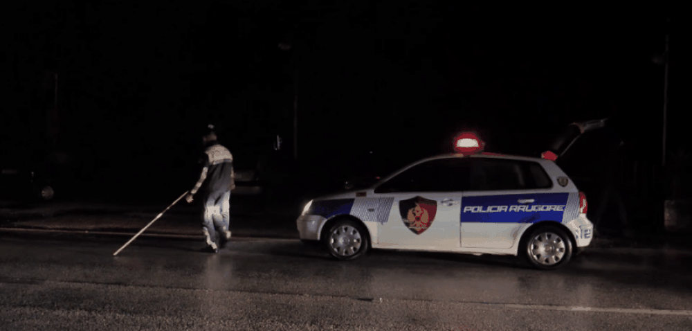 Aksidentoi një grua, AMP arreston policin