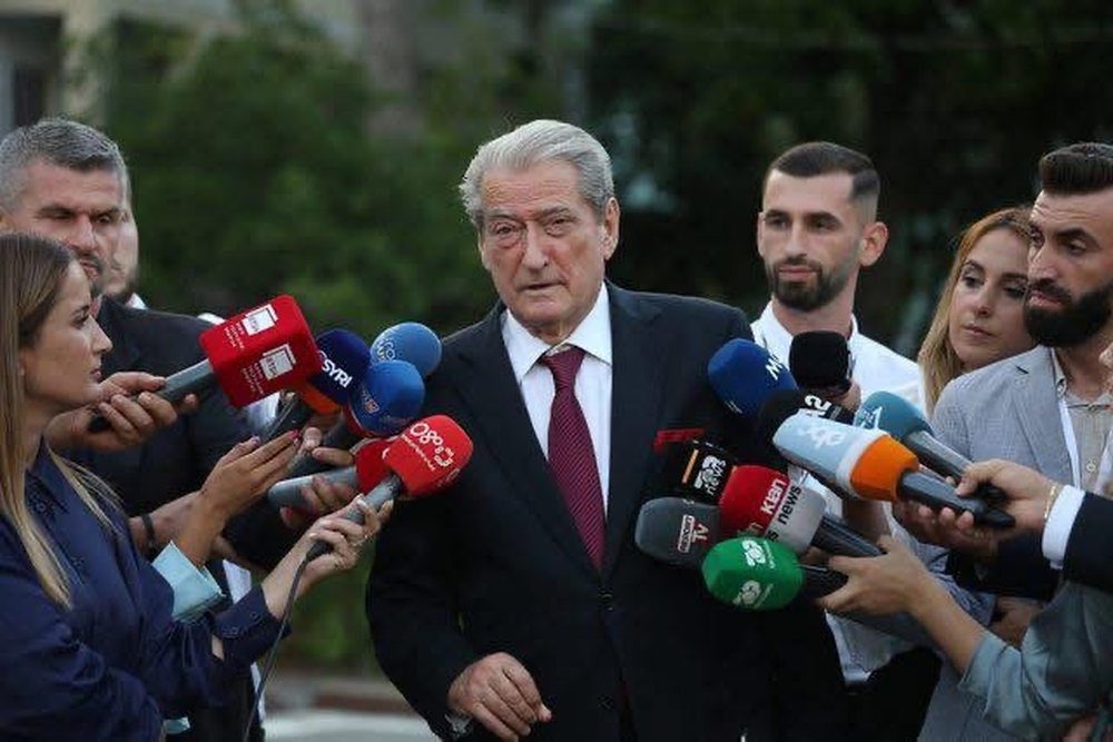 Mazhoranca rrëzon kërkesën e opozitës për dy komisione