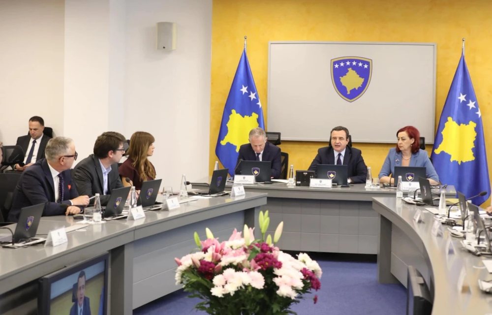Qeveria e Kosovës miraton buxhetin 4 mld euro; paga minimale 425 euro nga