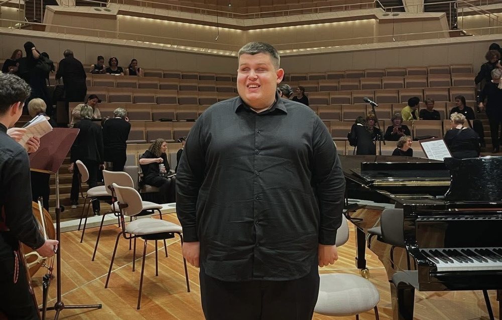 Nga Liceu te Filarmonia e Berlinit dhe tek dera e mbyllur e Operas: