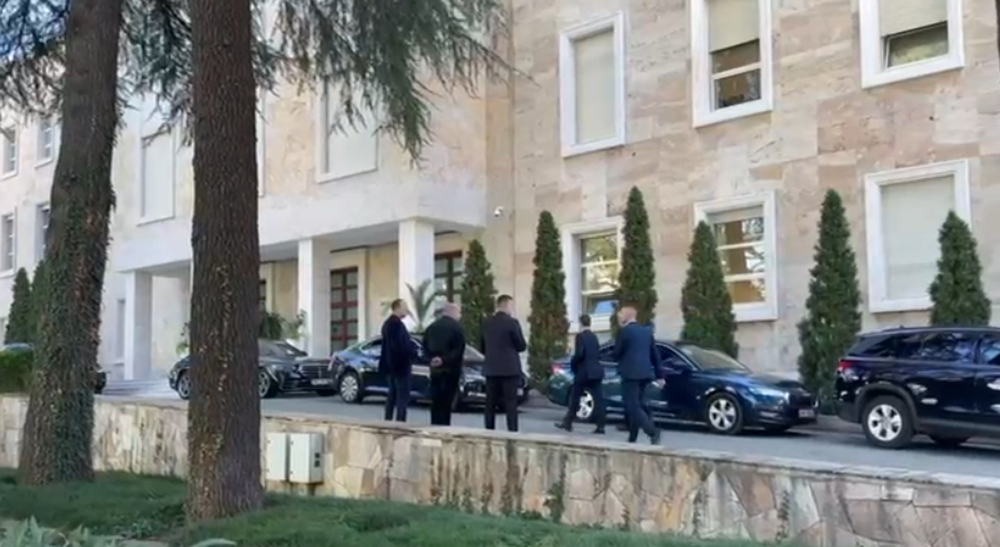 Rama mbledh drejtuesit e PS dhe kryetarët e komisioneve parlamentare