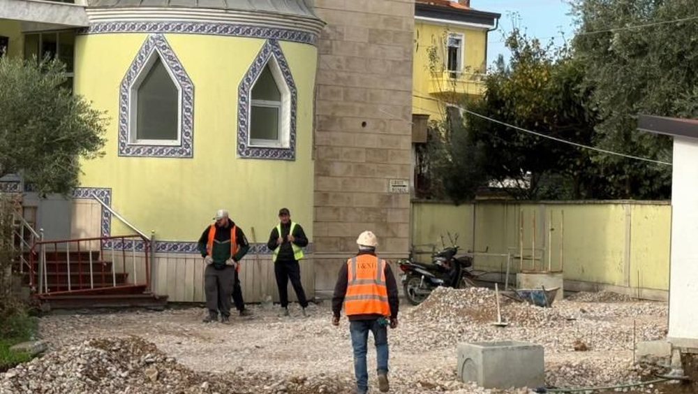 Përplasja në Shkodër: Myftinia ndalon punimet e Bashkisë