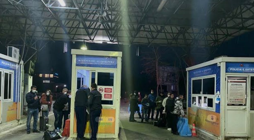 "Guardia di Finanza"/ Policia kap pajisje përgjuese në