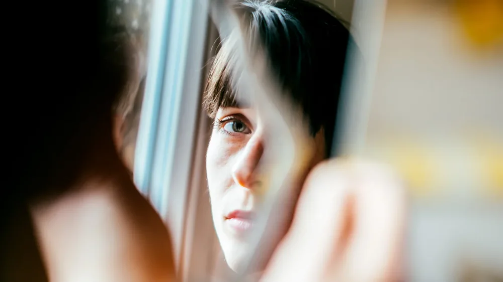 "Plagët në tru”: Format e fshehta të seksizmit që