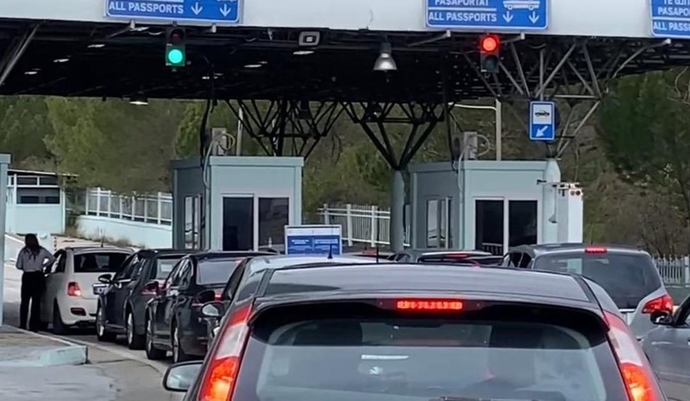 Protestat e fermerëve grekë bllokojnë sërish aksin