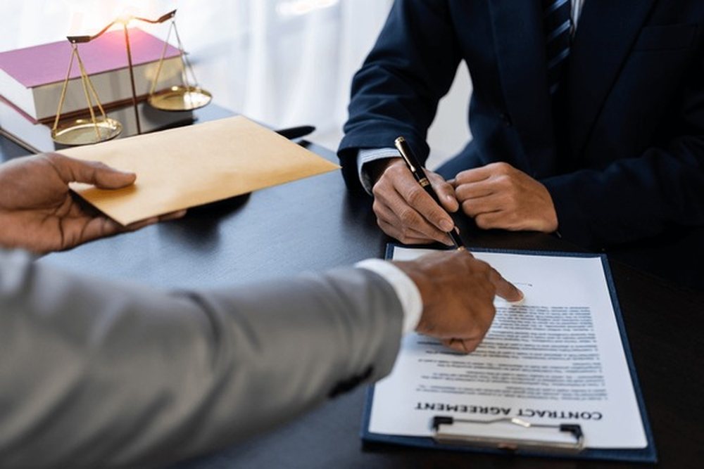 50% e bizneseve japin ryshfet n&euml; administrat&euml;, tendenca n&euml; rritje