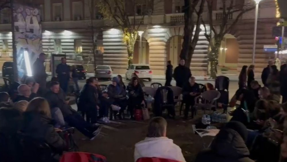 "Shqip&euml;ria b&euml;het", protest&euml; tek Kryesia e Kuvendit,