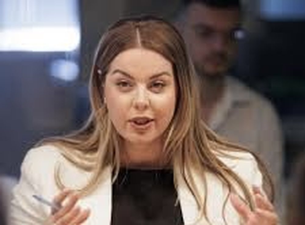 Afera e AKSH-it/ Arrest sht&euml;pie p&euml;r zv. drejtoresh&euml;n Hava