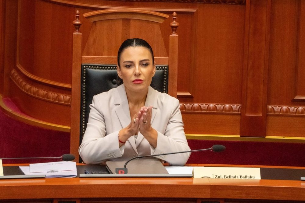 T&euml; premten mblidhet Komisioni i Mandateve p&euml;r k&euml;rkes&euml;n e