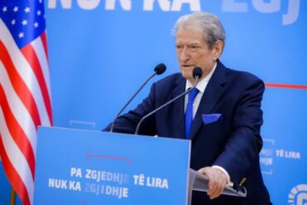 Berisha p&euml;r protest&euml;n n&euml; Vlor&euml;: rruga e vetme