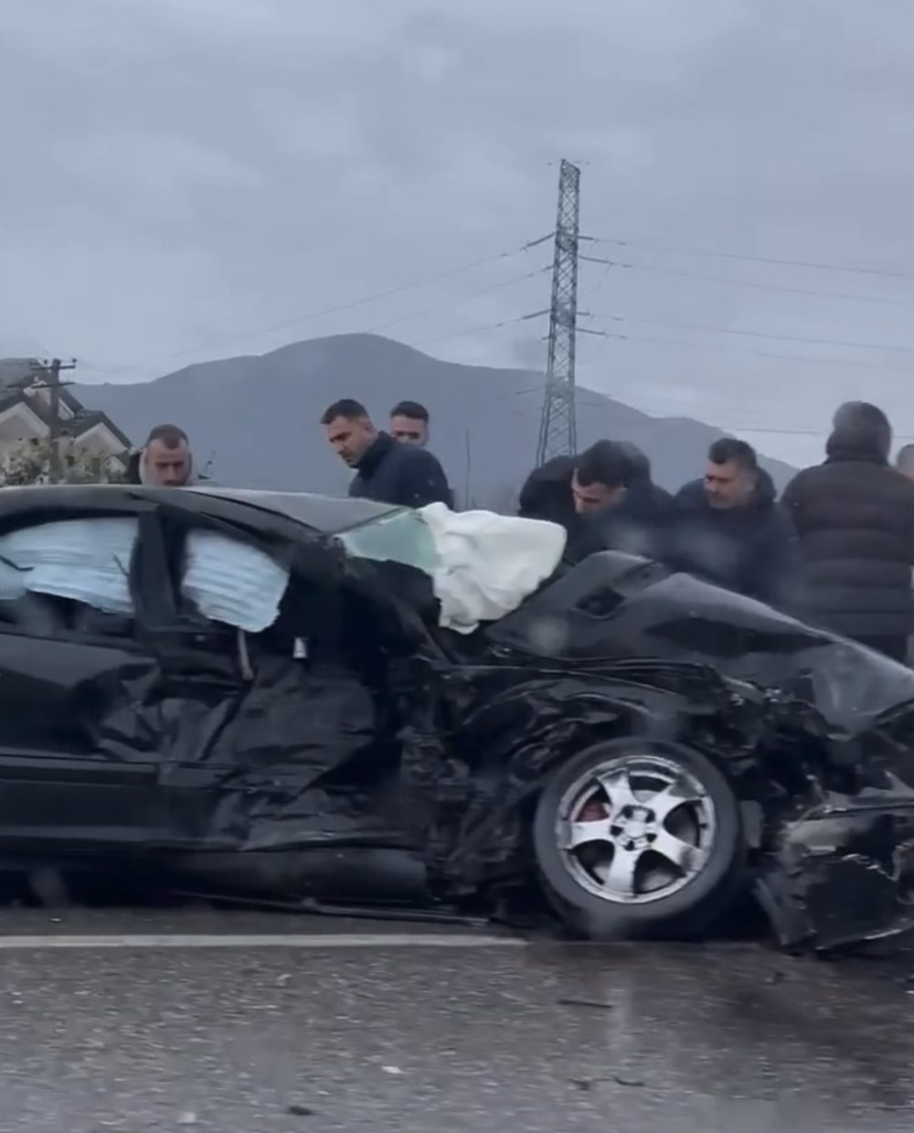 Aksident i r&euml;nd&euml; n&euml; aksin Lezh&euml;-Shkod&euml;r, 2 t&euml;