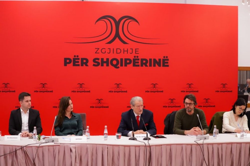 Berisha n&euml; tryez&euml;n politike: &ldquo;Ministrat t&rsquo;i godisni me