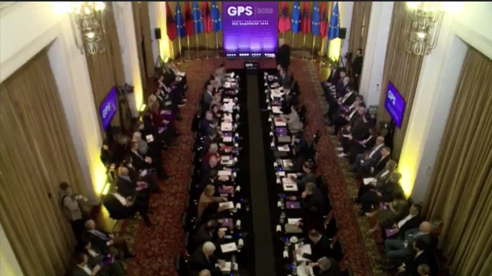 PS fton Berish&euml;n p&euml;r ndryshime kushtetuese: T&euml;