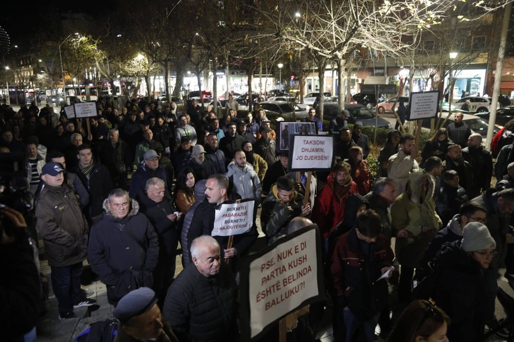 L&euml;vizja Bashk&euml;/ Protesta e tret&euml; komb&euml;tare kund&euml;r