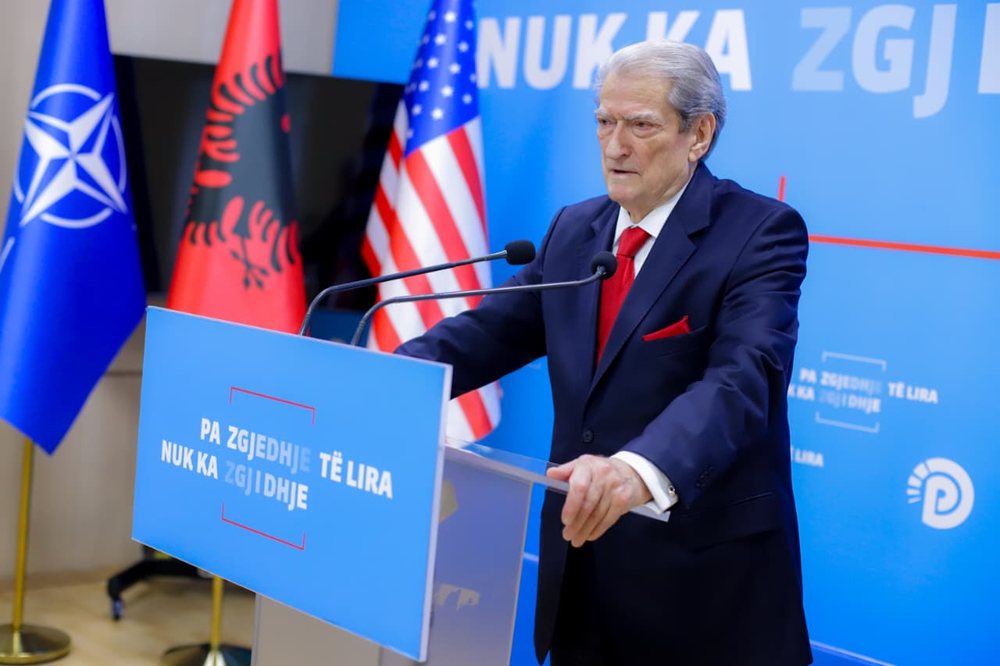 Berisha: Edi Rama mban p&euml;rgjegj&euml;si politike p&euml;r 21 janarin,